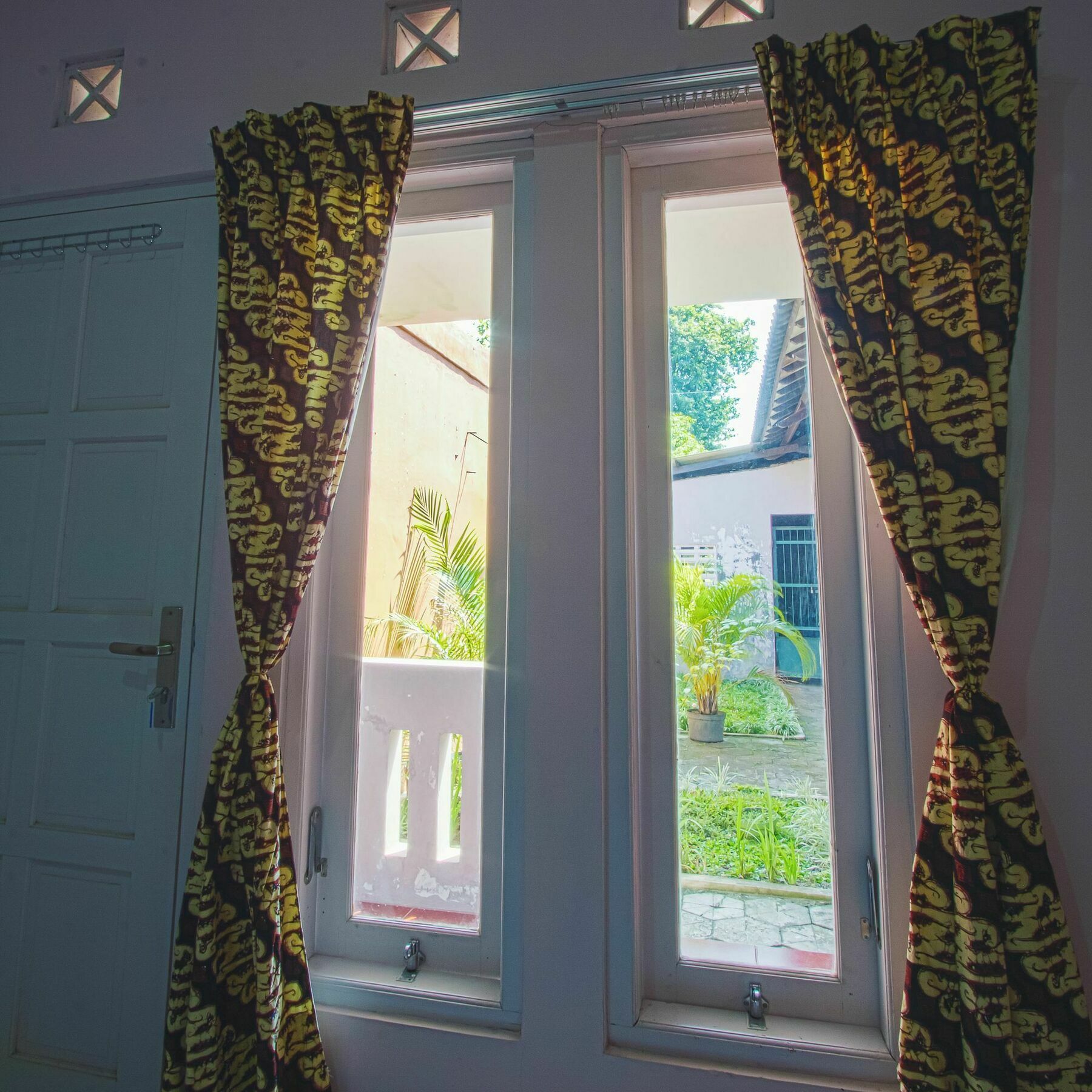 Appartement Ndalem Sarengat à Yogyakarta Extérieur photo