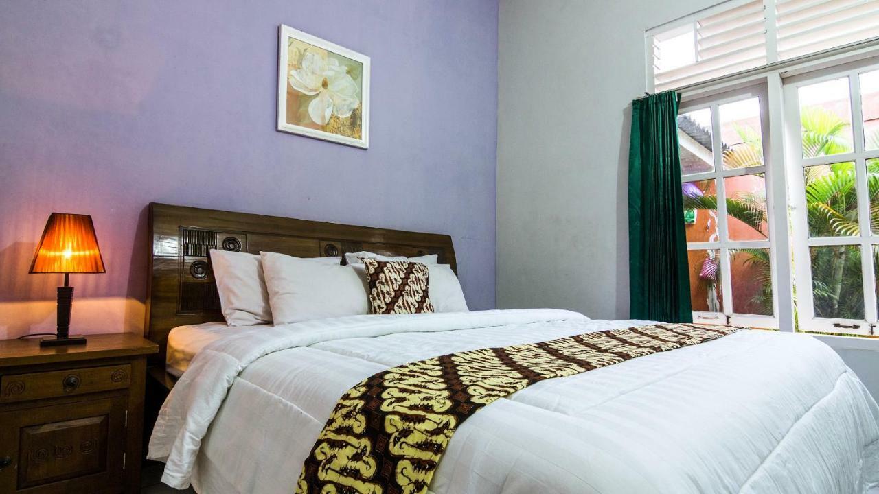Appartement Ndalem Sarengat à Yogyakarta Extérieur photo