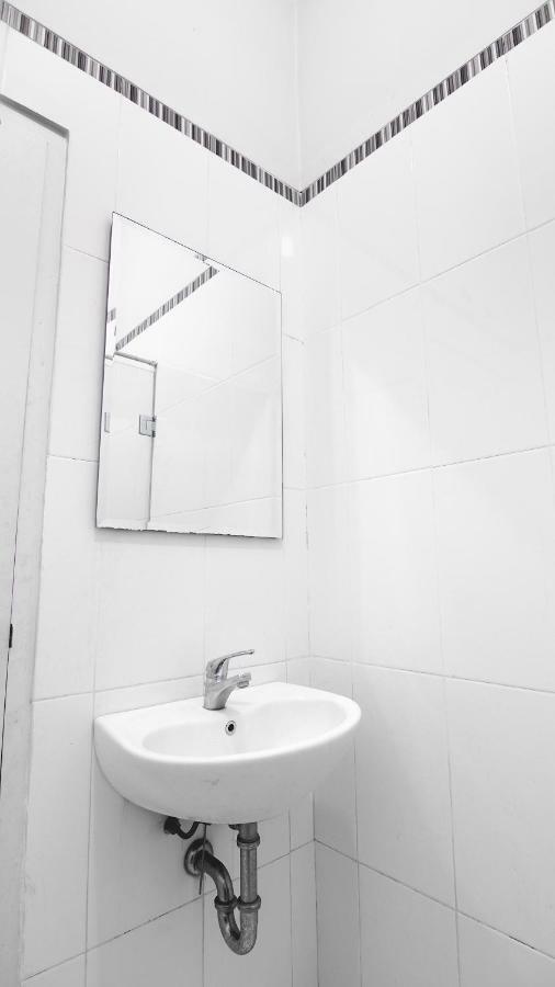 Appartement Ndalem Sarengat à Yogyakarta Extérieur photo